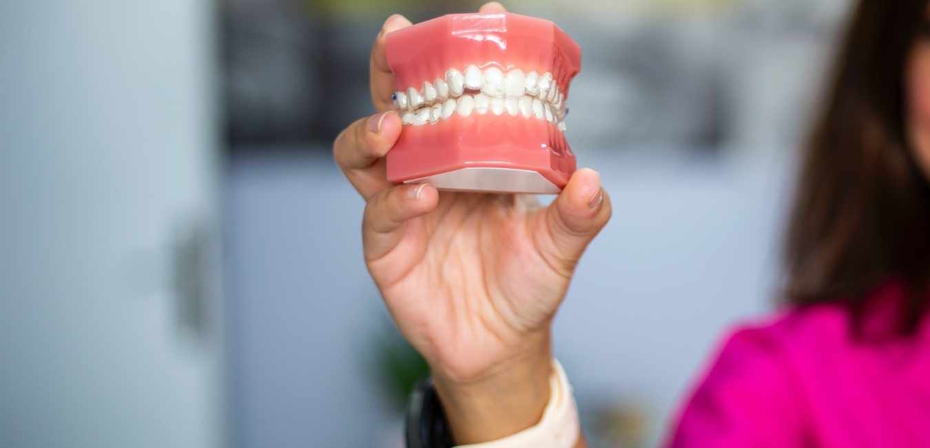 How to store dentures long term?