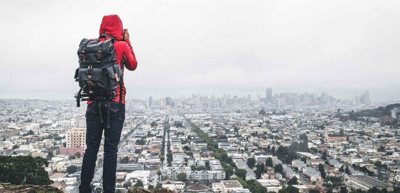 Electric skateboard backpack